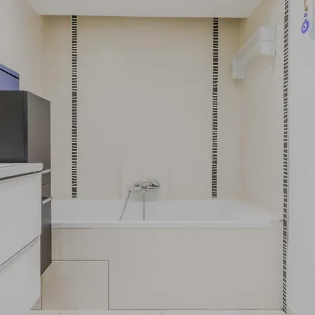 Cosy Modern -2br 4p- Eiffel Tower Apartment *